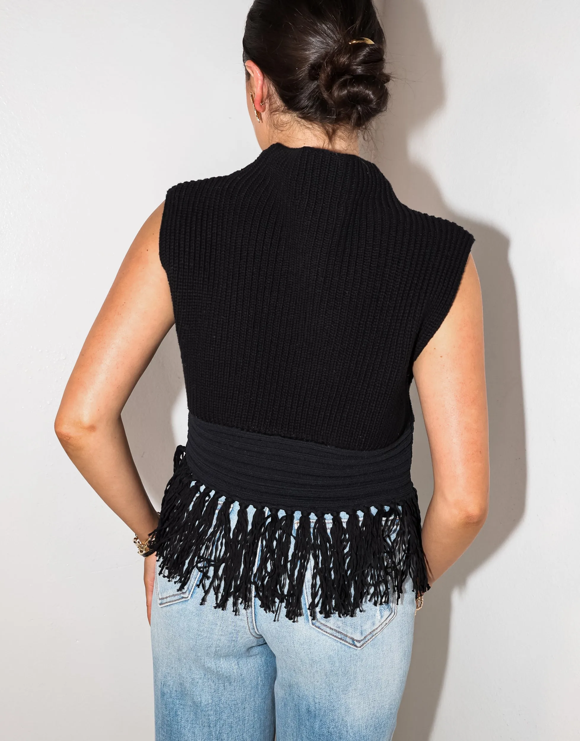 Chic Sleeveless Knit Tassel Top