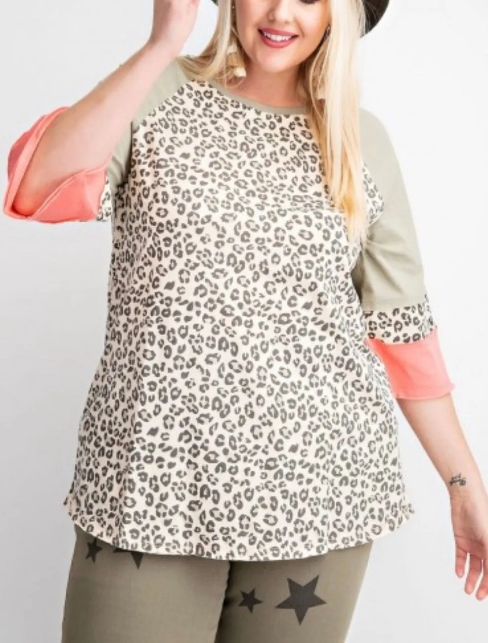 It's So Chic Curvy Top
